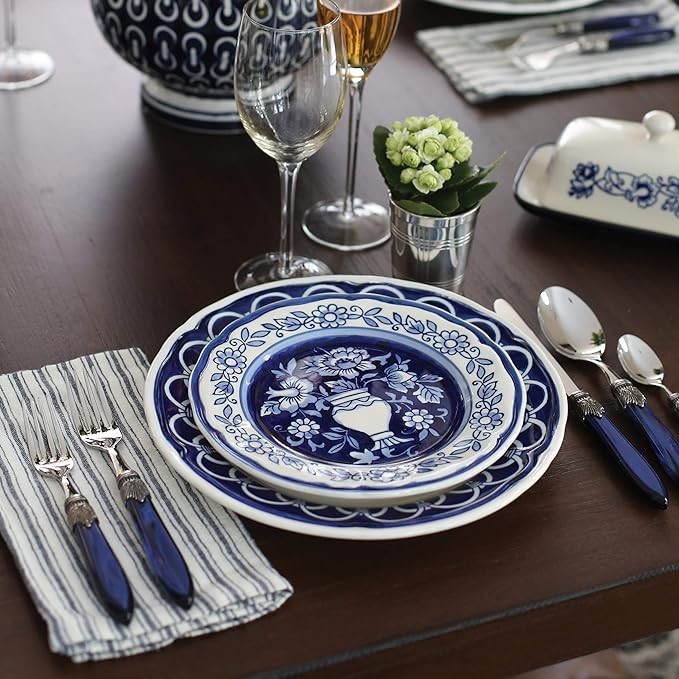 Euro Ceramica Blue Garden 16 Piece Oven Safe Hand Painted Stoneware Dinnerware Set, Service for 4, Bold Vase Design/Floral Pattern, White and blue